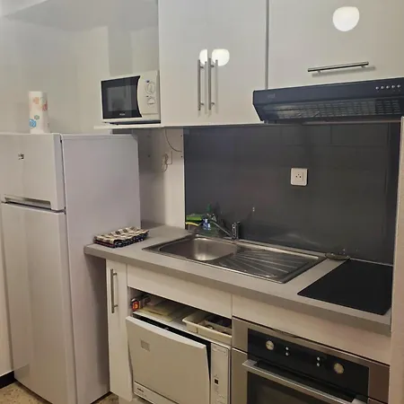 דירה 4 Pers Le Mole Reservation Du Samedi Au Samedi En Haute Saison אגדה