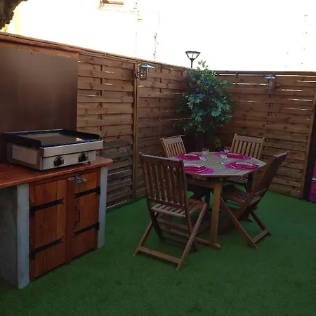 Apartment 4 Pers Le Mole Reservation Du Samedi Au Samedi En Haute Saison *